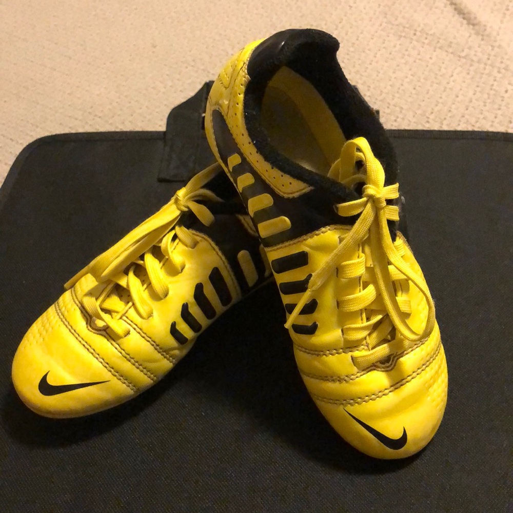 SOLDNike cleats